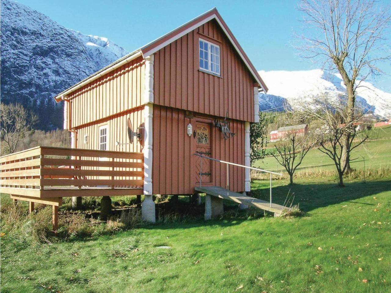 Beautiful Home In Eresfjord With Kitchen Overas Exterior photo